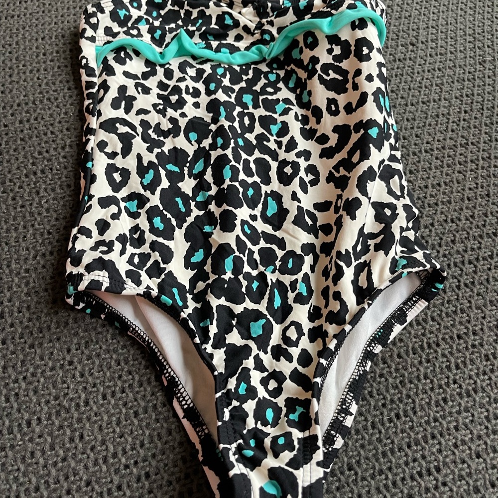 Hurley - Picture 2 of 8